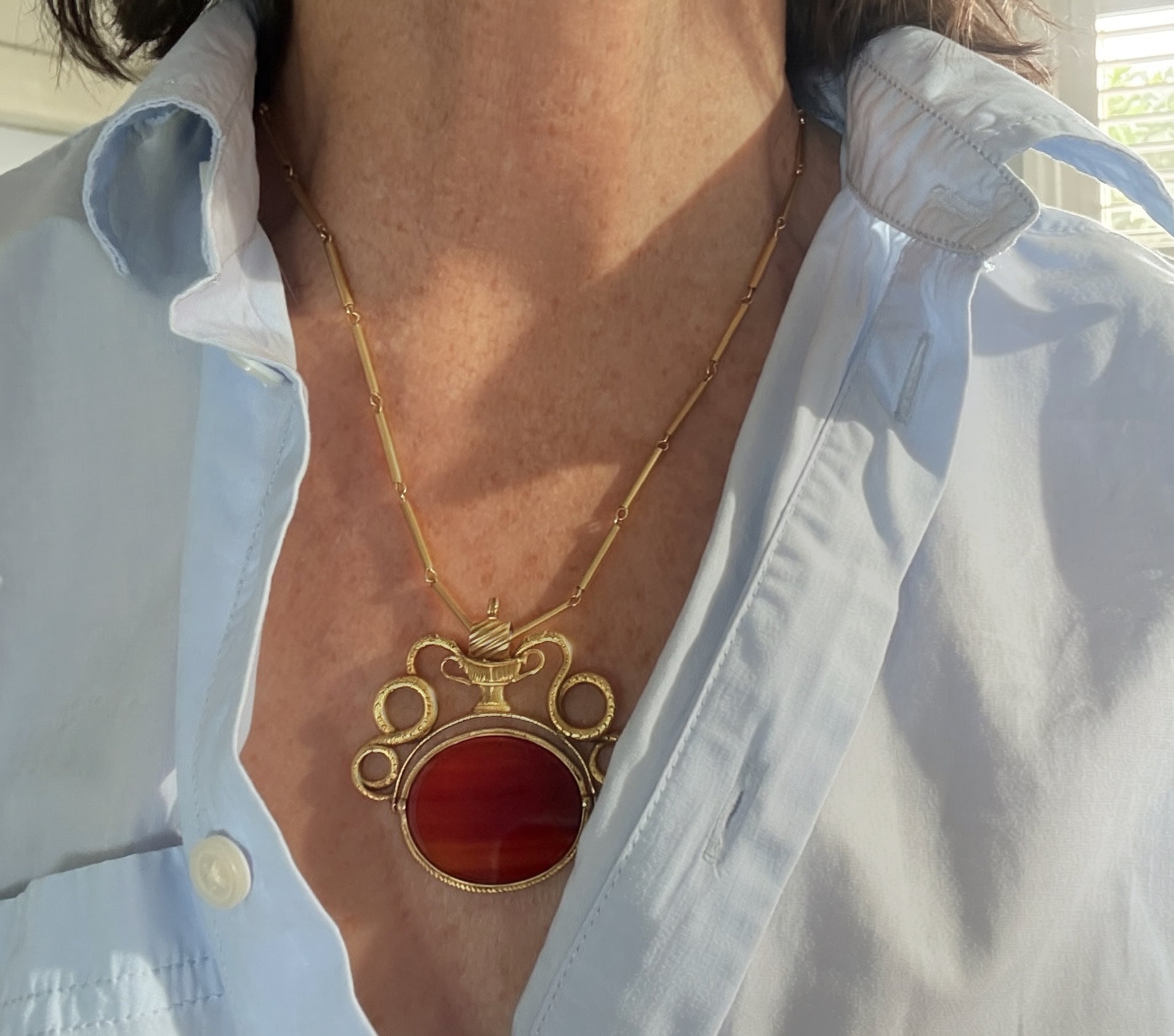 Antique Carnelian and 18k Gold Pendant with Heraldic Serpents