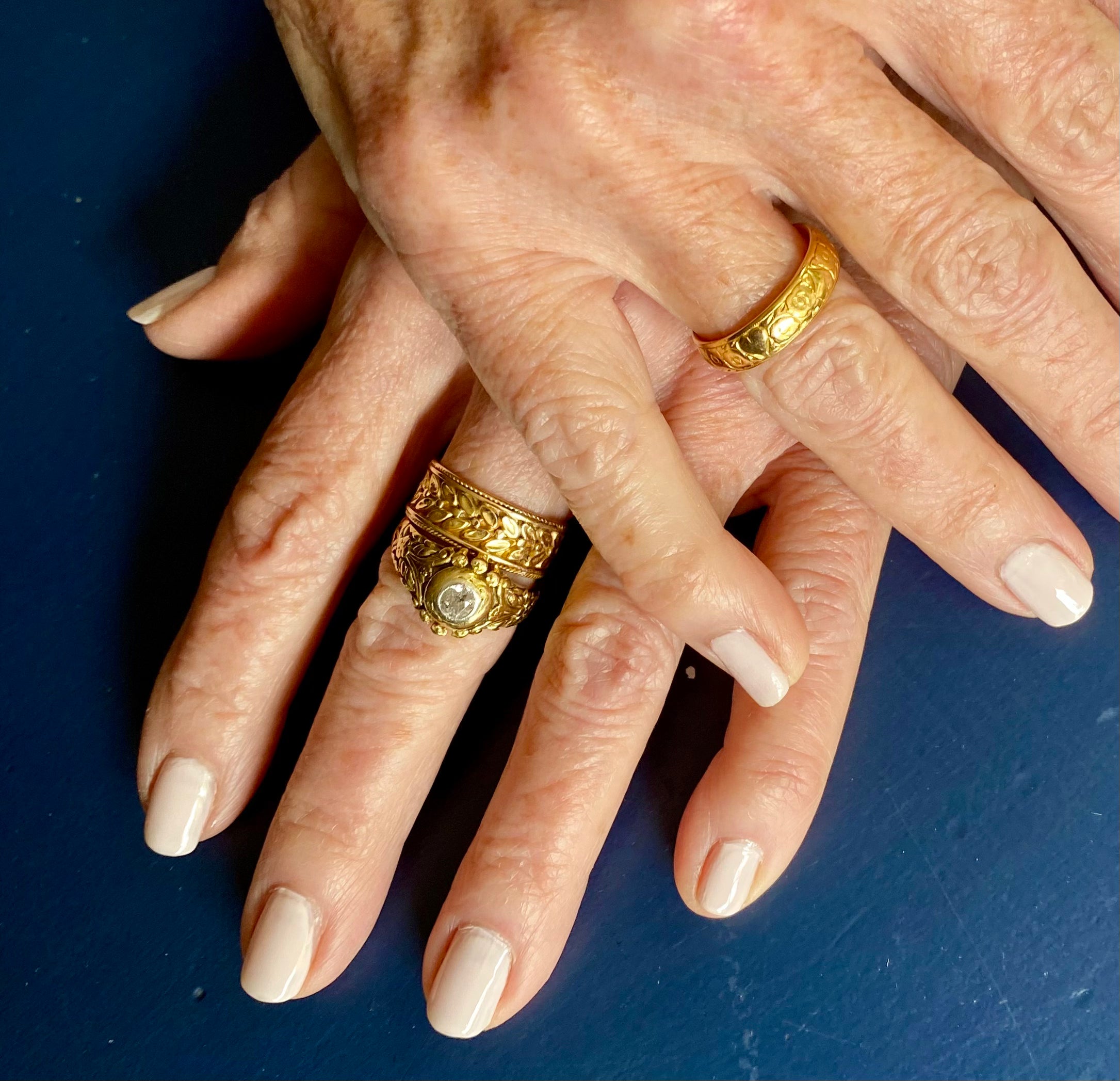 Antique 22k Floral Band