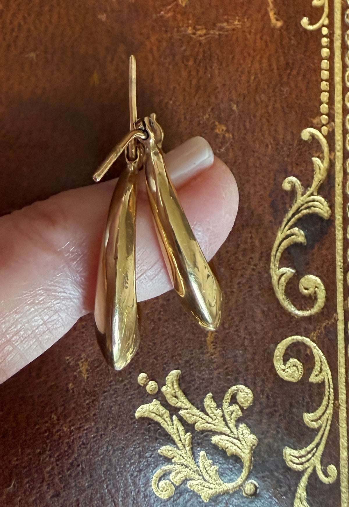 Vintage 14k Yellow Gold Puffy Hoop Earrings
