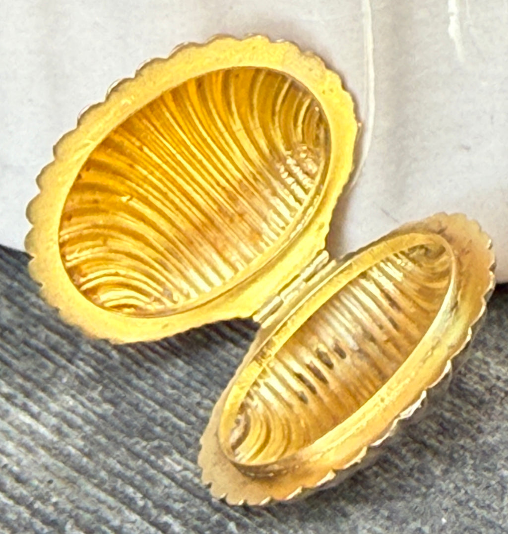 Antique Scallop Shell Pendant / Locket