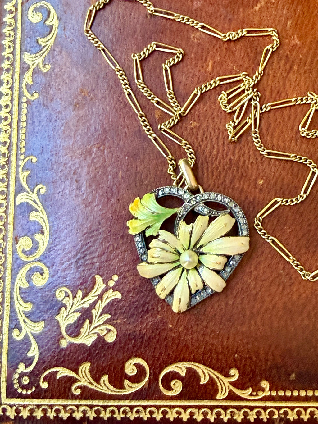 French Art Nouveau Daisy Heat Pendant