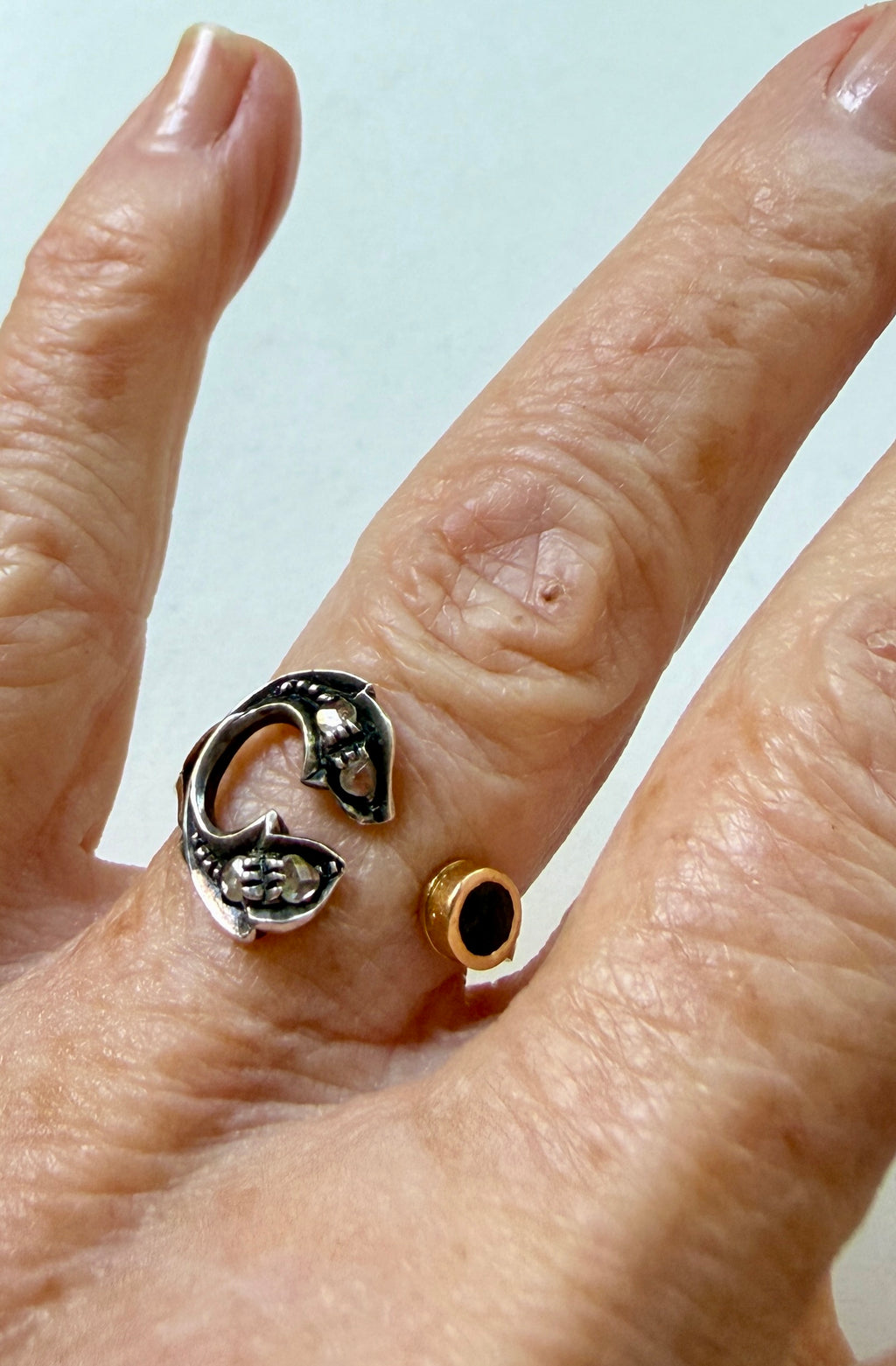 Acanthus Leaf "C" Ring