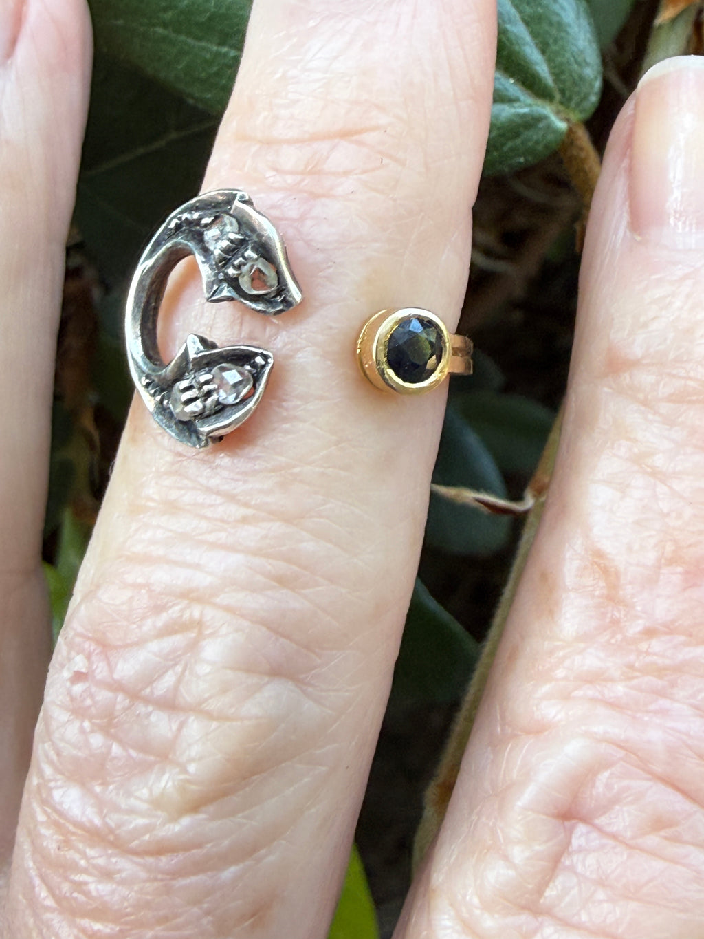 Acanthus Leaf "C" Ring