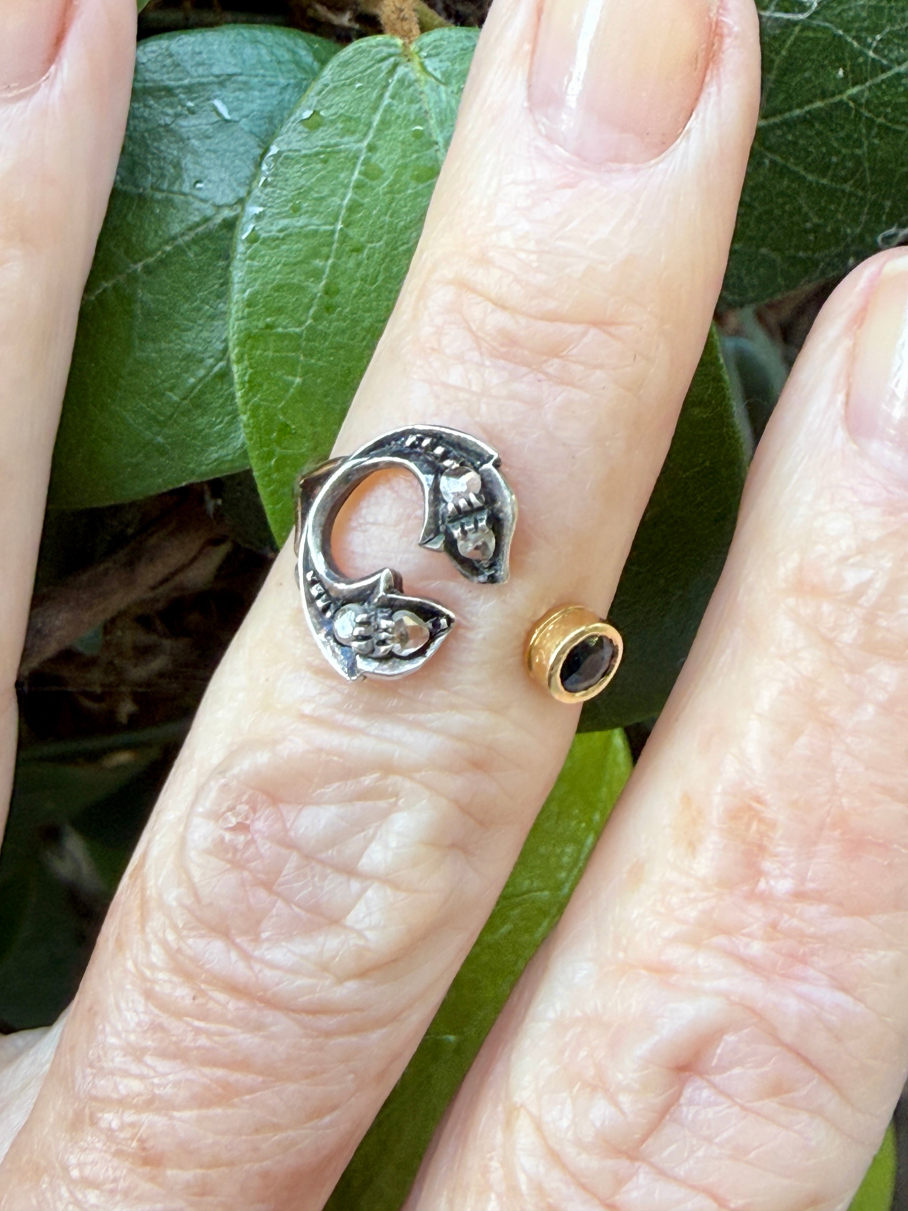 Acanthus Leaf "C" Ring
