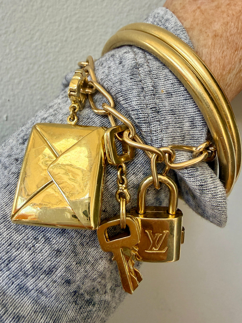 Louis Vuitton 18k Gold Set of Keys Charm